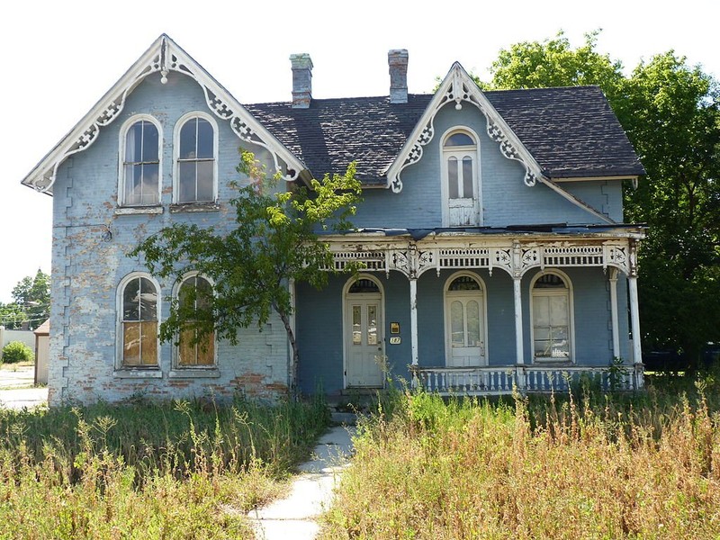 The home prior to the restoration efforts by Habitat for Humanity 