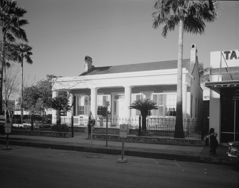 View of Stillman House from the southeast in 1979 by Bill Engdahl (HABS TX-3285)
