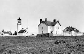 On the station there were many other buildings such as two Keeper's Dwellings, a washhouse, a barn, and an oil house.