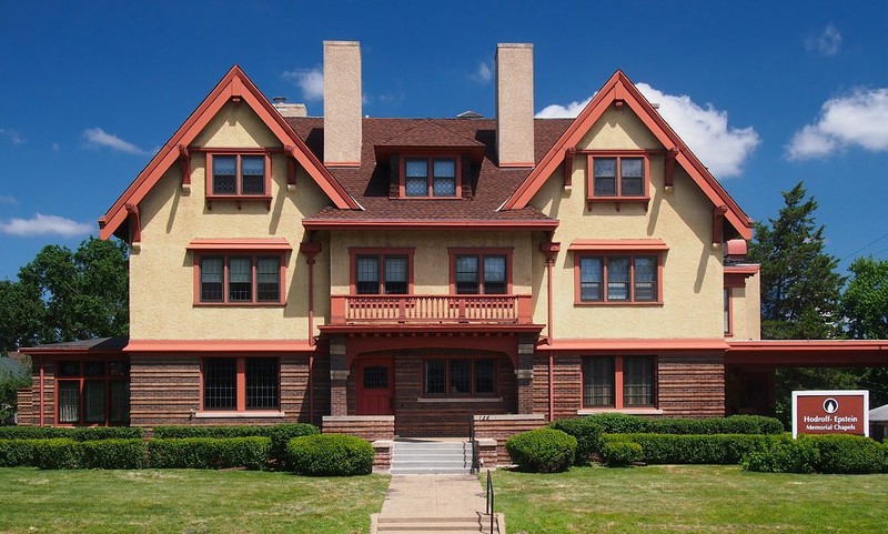 Historic Edwin H. Hewitt House. Photo taken in 2013. 