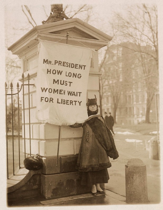 Alison Turnbull Hopkins, Silent Sentinel later jailed for her activism, pickets outside the White House. Library of Congress.