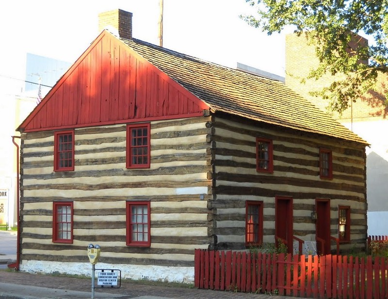 The Barnett Bobb House is a fine example of late 18th-early 19th century living.  