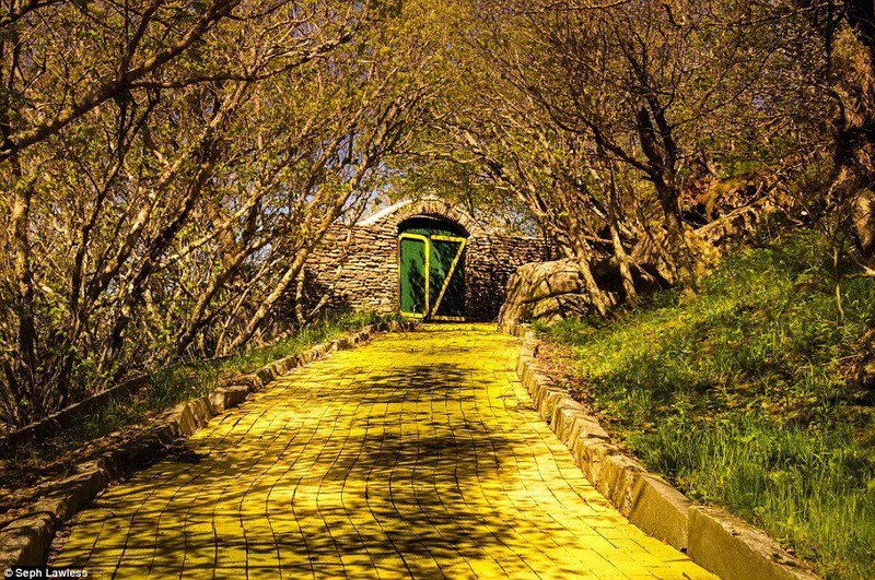 Entrance to Oz