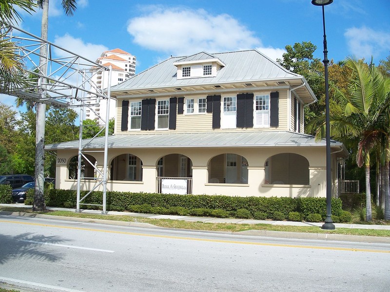 The William H. Towles House was built in 1885 by one of the city's leading historical figures of the late 18th and early 20th centuries.