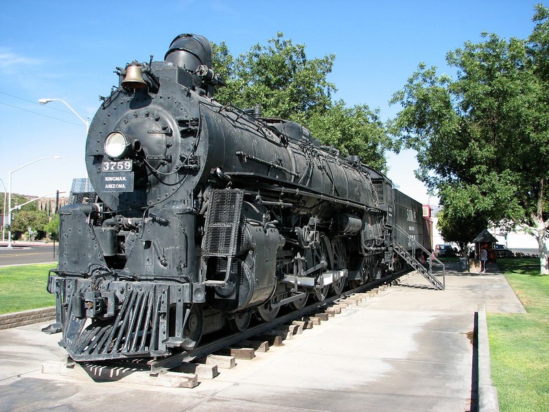 Train, Sky, Vehicle, Motor vehicle
