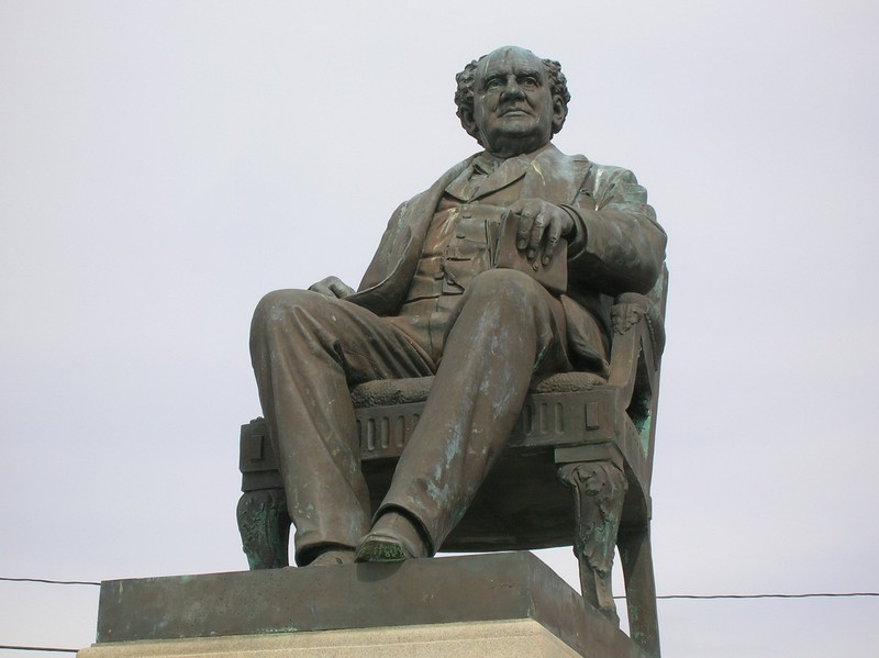 Statue of Phineas Taylor "P.T." Barnum
Famous Showman, politician and conservationalist.
Located at Seaside Park Bridgeport, Ct.
Remembering the famous showman Phineas Taylor Barnum is a vital part of Bridgeport's History.