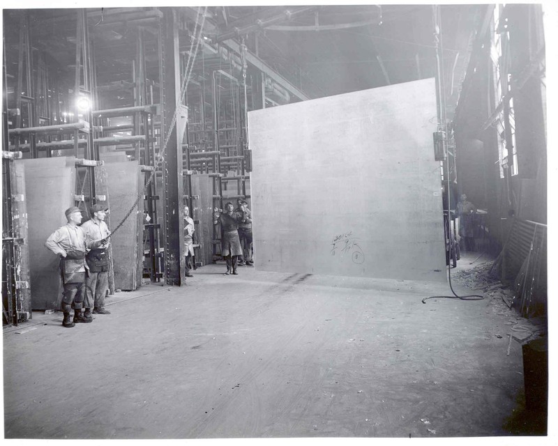 Sheet Glass production using the Colburn method; 1916