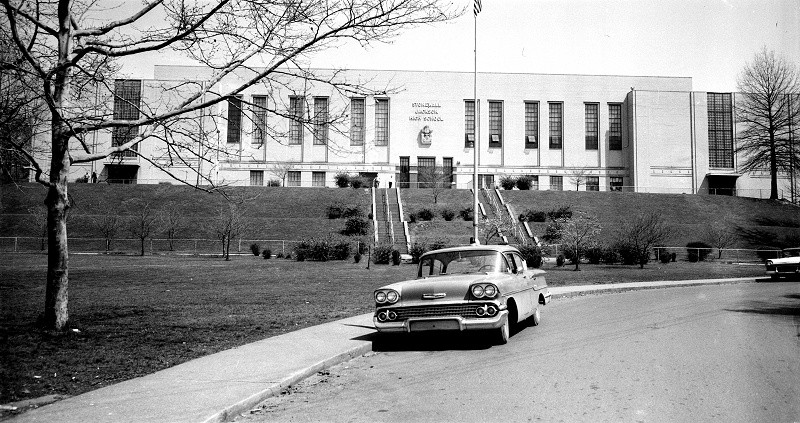 Picture of Stonewall Jackson High School in 1940 on opening day.