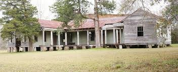 A monument to the old Women's College of Keatchie