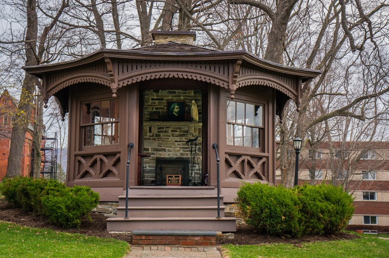 The Twain cabin on the campus of Elmira College 