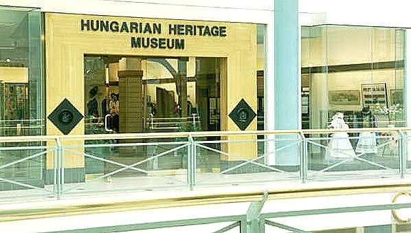 The museum offers displays of folk costumes and folk art from several regions of Hungary