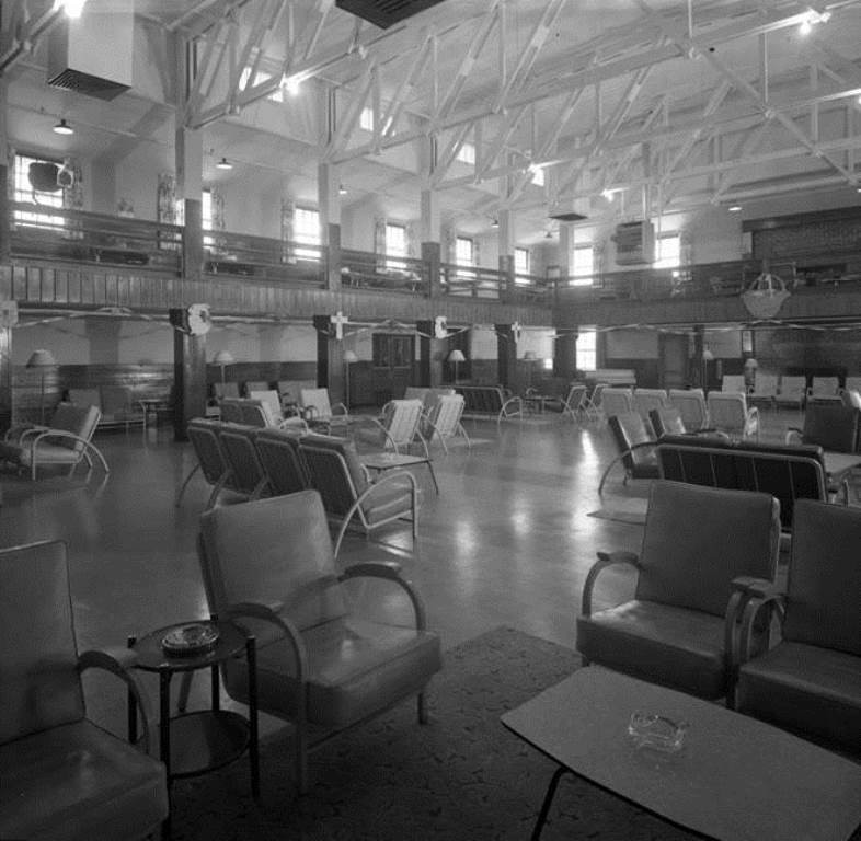 Inside Mountain View Black Officers Club in 1942 before the troops come in.