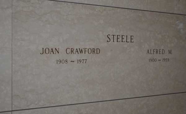 Grave of Joan Crawford 