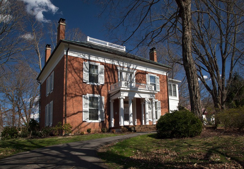 A front view of the Amiss-Palmer House
