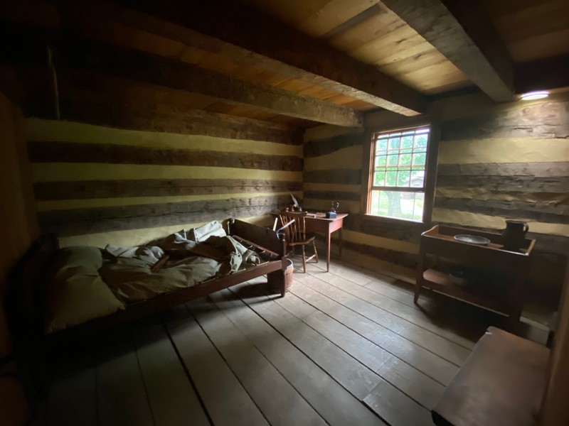 The guest bedroom of Hanna’s Tavern