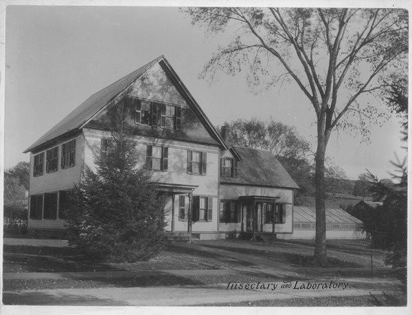 View of the Entomology Building and Insectary (low extension to the right), with attached greenhouse, ca. 1910. 