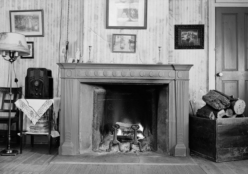 Hearth, Fireplace, Black-and-white, Room