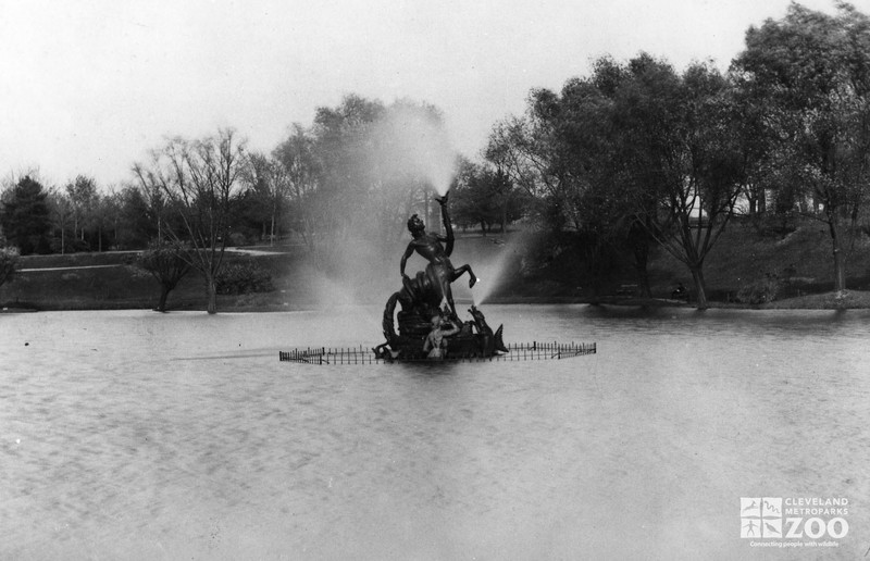 Wade Park Center and Fountain (1894)