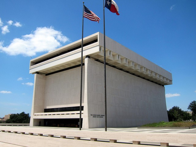 The iconic ten-story building was designed by award-winning architect Gordon Bunshaft and features a Great Hall with a stunning four-story, glass-encased view of the archives collection