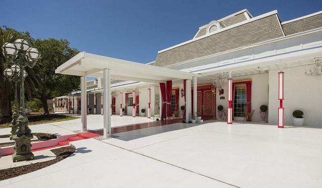 Hartland Mansion exterior