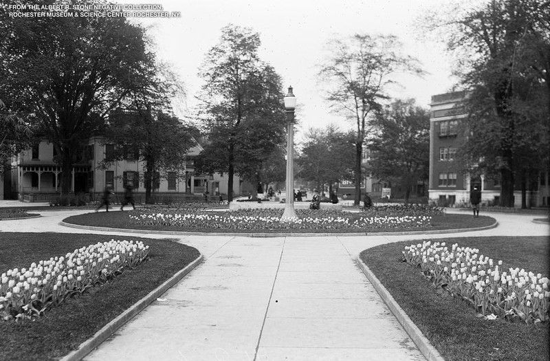 Plymouth Park in 1915. (http://media.democratandchronicle.com/retrofitting-rochester/plymouth-park).