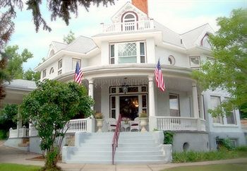 A fine example of Queen Anne architecture, the Collins Mansion was built in 1891 by the Irish-born businessman and politician, Timothy Collins.