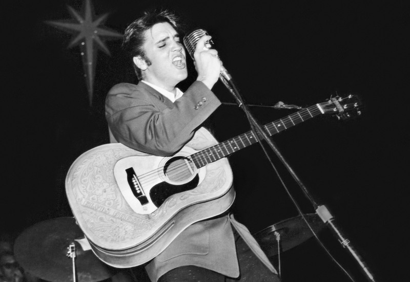 Elvis Presley with his Martin D-28 model