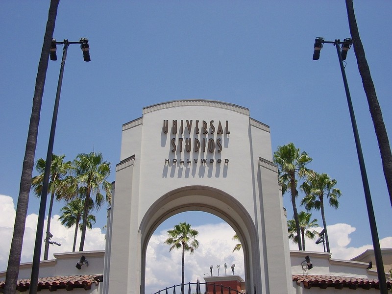 The gates to Universal Pictures Studios.