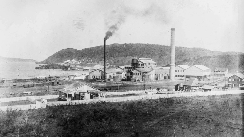 The growth of the Puerto Rican sugar industry began to falter in the 1910s due to the threat of free market in the U.S. after the passage of the Underwood-Simmons Act in 1916.