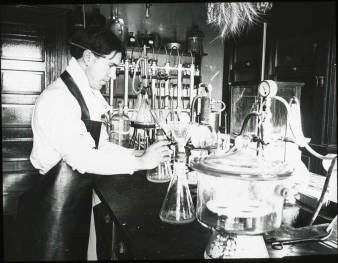 A worker in a wheat laboratory in the 1910s in Science Hall (later Murrow Hall) on the Washington State College campus. Courtesy WSU Special Collections. 
http://content.libraries.wsu.edu/cdm/singleitem/collection/pullman/id/2396/rec/1