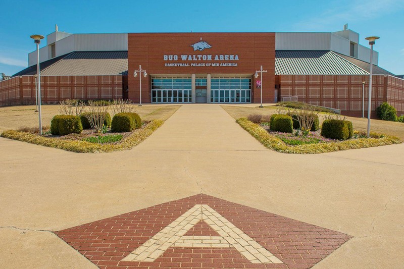 Building, Bud Walton Arena, Basketball 