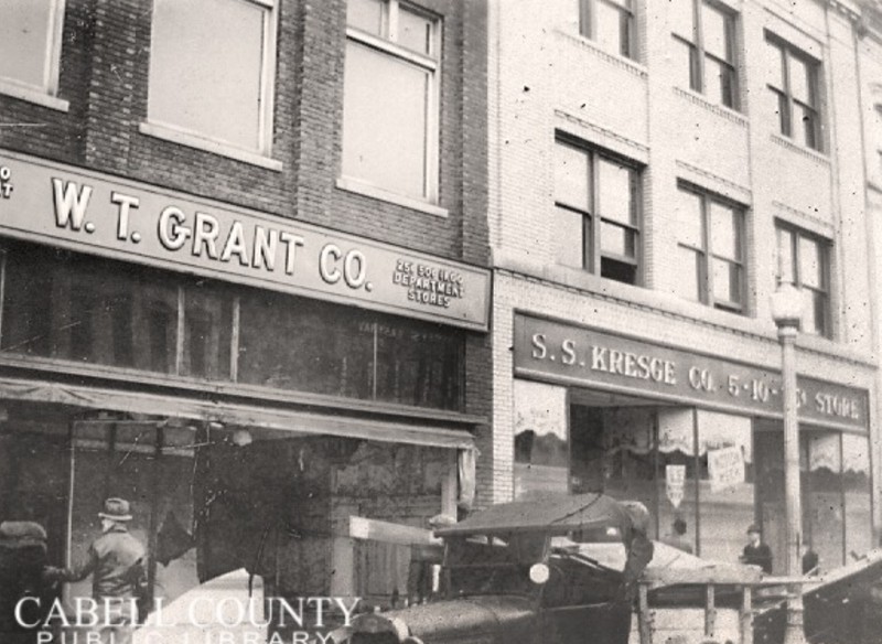 Grant's storefront during the 1937 flood