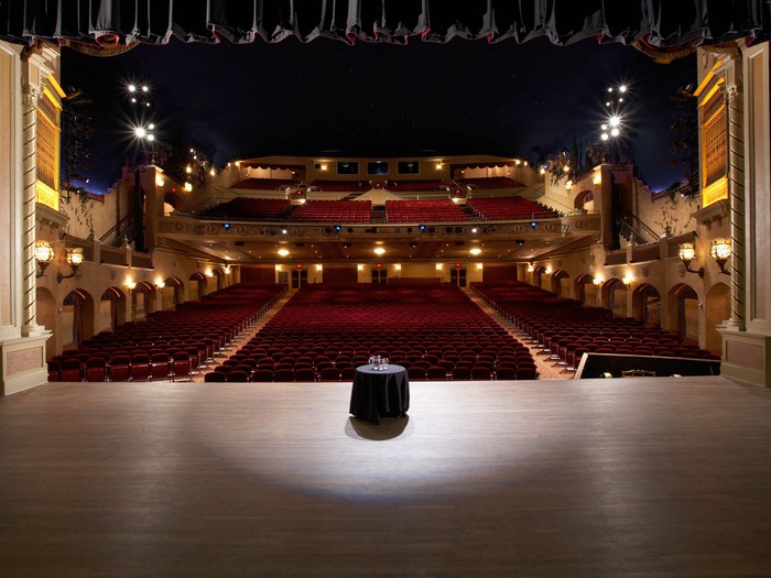 The main theater hall features 2,050 seats.