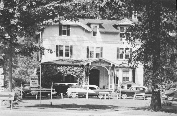 The Brae Loch Inn, c. 1955 (pre-addition)