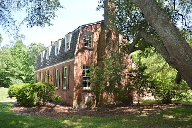 A side view of the house. 