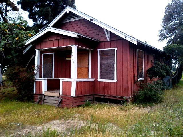 Charles Mitsuji and Yukiko Yajima Furuta bungalow, 2014, Huntington Beach, California.