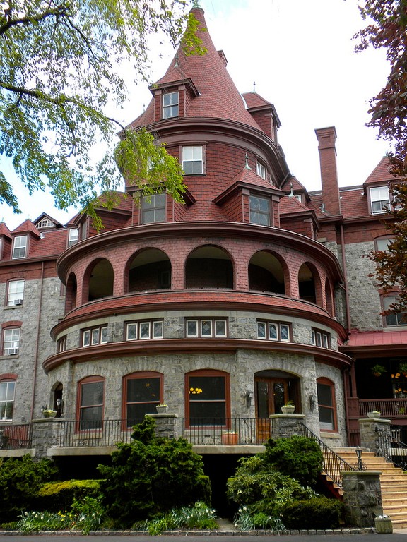 Alongside the College of Bryn Mawr, another historic women’s school, this institution has helped shape thousands of young women. 