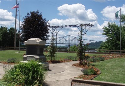 Entrance to the park 