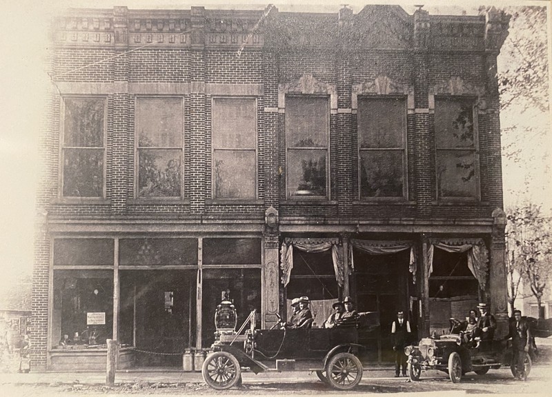 Wheel, Building, Vehicle, Tire