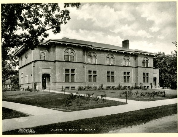 Shevlin Hall in 1908, two years after its construction 