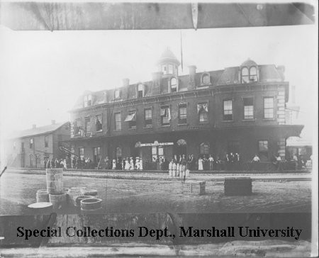 Photo of the first C&O depot, circa 1899