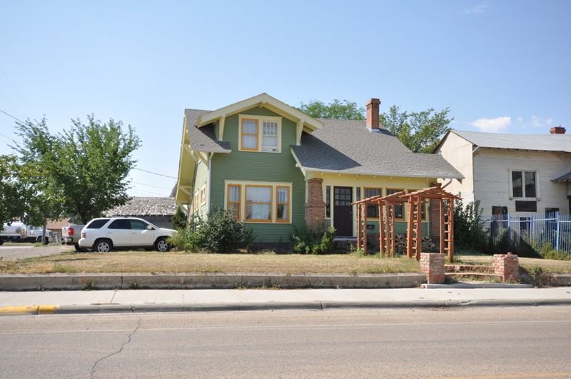 The James J. Sullivan House was built by its namesake in 1914. It is a good example of Craftsman architecture.