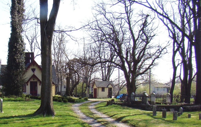 Gravel road leading up to the Chapel House