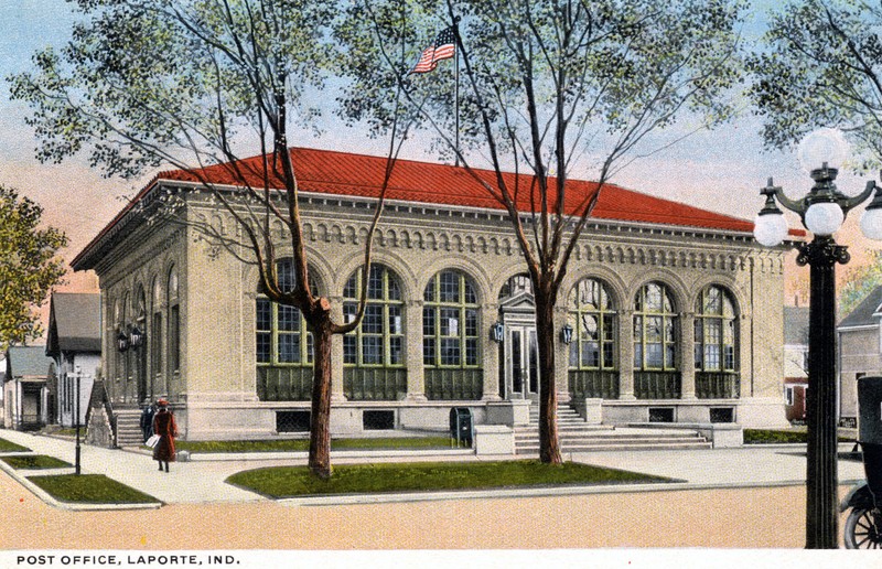 Postcard of the  La Porte post office.