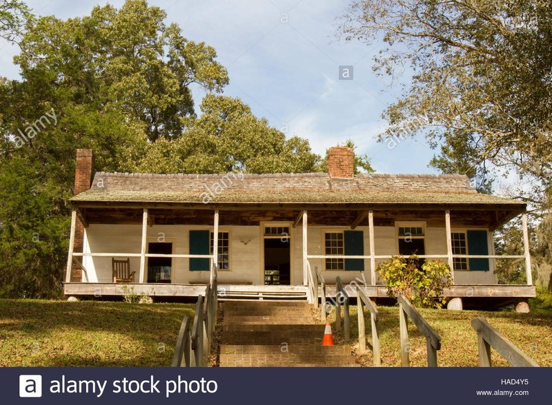 The Mount Locust Inn and Plantation hosted several travellers and Natchez residents seeking an escape from the city.