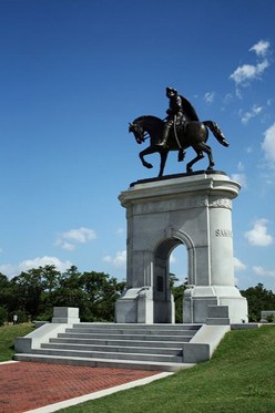 Angled view of the Sam Houston Monument