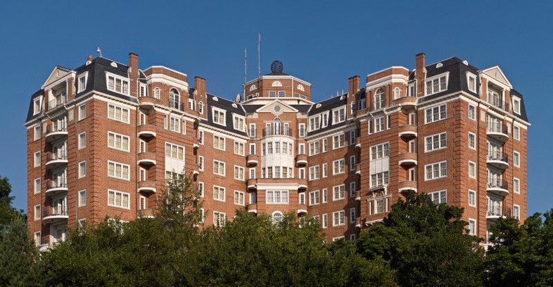 Wardman Tower viewed from the east by Jürgen Matern on Wikimedia Commons (CC BY-SA 3.0)