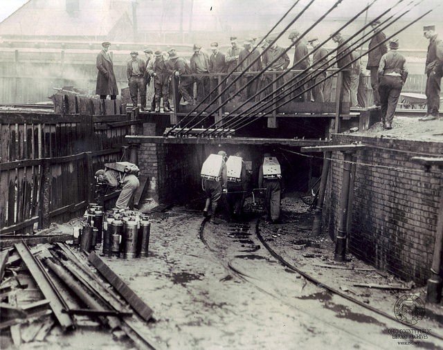 A group of rescuers going into the mine in 1924.