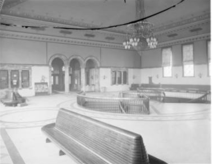An empty waiting area in the early 20th century.
Bostwick, Louis, and Homer Frohardt. Burlington Railroad. 1910-1913. Bostwick-Frohardt Collection, The Durham Museum, Omaha.