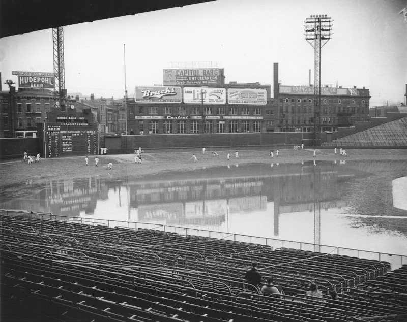 Hake's - 1934 NEW YORK BLACK YANKEES NEGRO LEAGUE TEAM PHOTO.